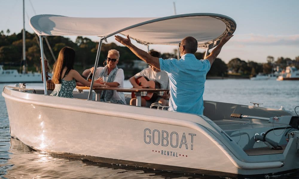1 Hour Electric Picnic Boat Hire - Cabarita Point