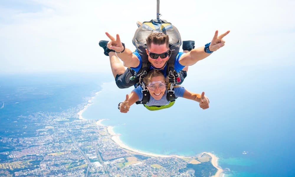 Wollongong Tandem Skydive up to 15,000ft with Transfers