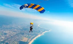 Wollongong Tandem Skydive up to 15,000ft with Transfers