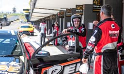 Sydney V8 6 Drive Laps and 2 Hot Laps Combo