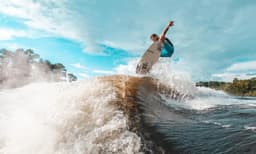 Sydney Wakesurfing Lessons in Middle Harbour