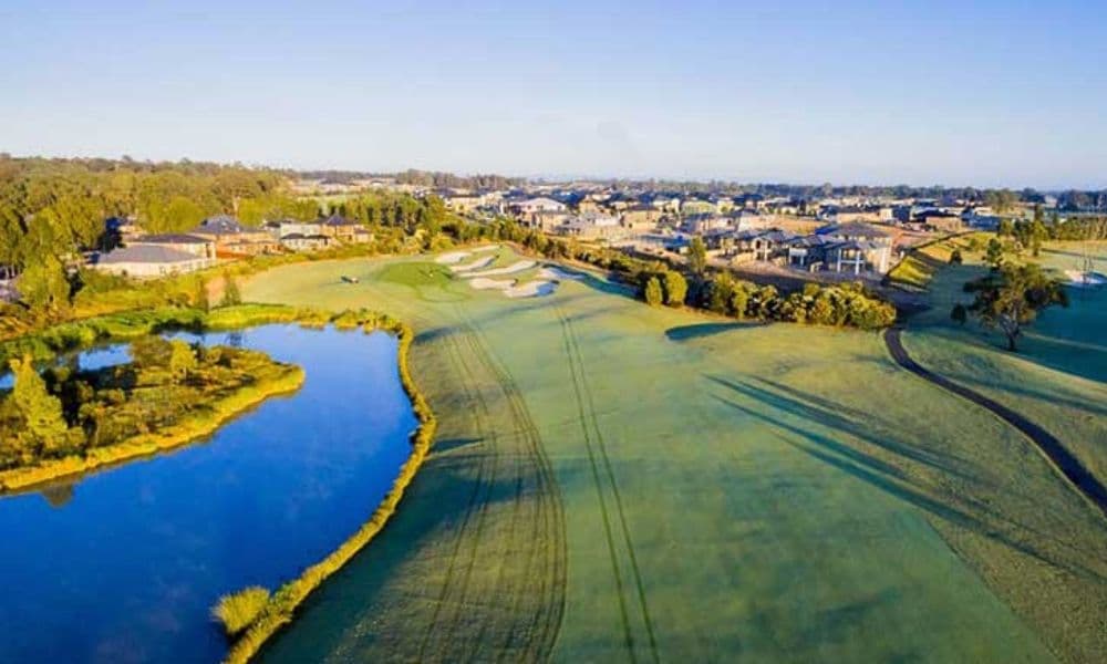 18 Hole Golf Experience at Stonecutters Ridge - For 2